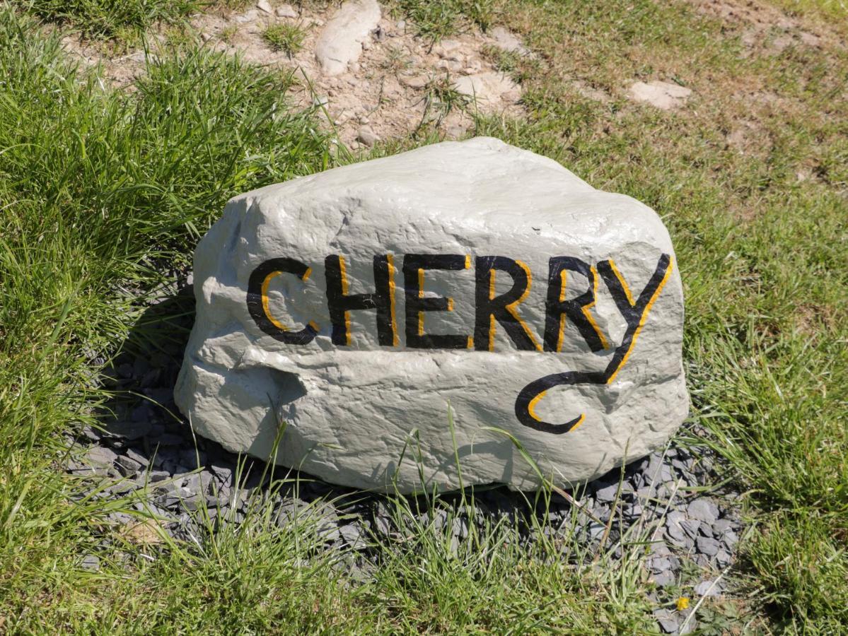 Cherry Ulverston Luaran gambar